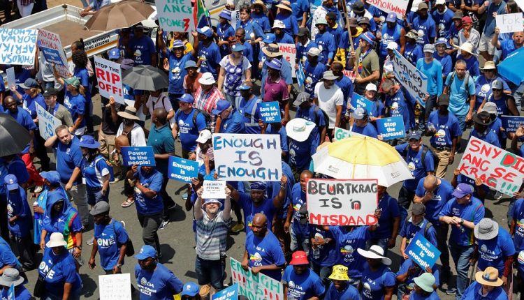 Afrique du Sud: les délestages minent la population, qui manifeste
