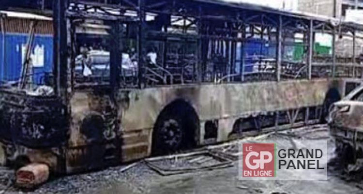 BUS BRULES ET CAILLASSES