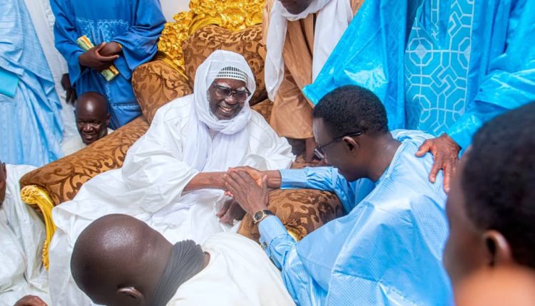 Amadou Ba, chez le khalife général des mourides, Serigne Mountakha Bachir Mbacké Grand panel