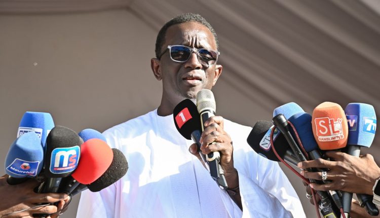 AMADOU BA AUX POPULATIONS DE TIVAOUANE «Je multiplierai par trois le nombre d’infrastructures existantes » grandpanel